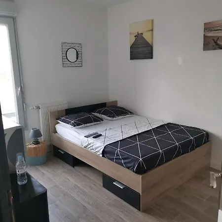 Homestay Private Cdg Airport Parc Expo *